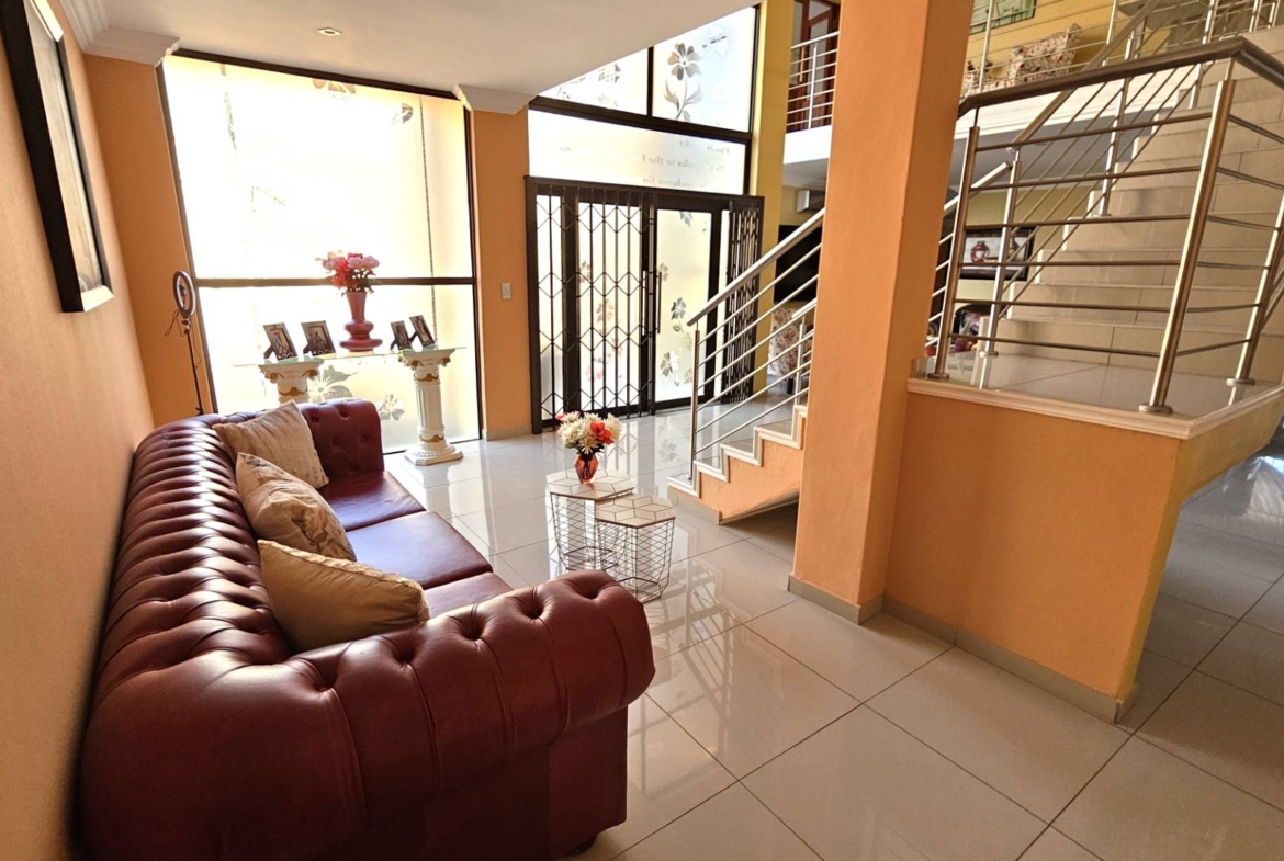 5 Bedroom 5 Bathroom Executive Home in Bougainvilla Estate Hartbeespoort