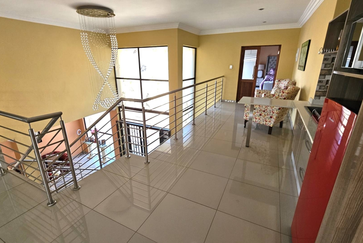 5 Bedroom 5 Bathroom Executive Home in Bougainvilla Estate Hartbeespoort