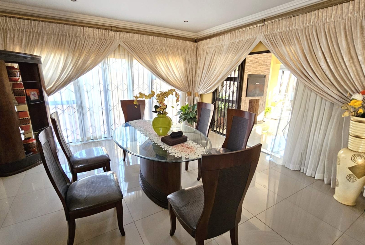 5 Bedroom 5 Bathroom Executive Home in Bougainvilla Estate Hartbeespoort