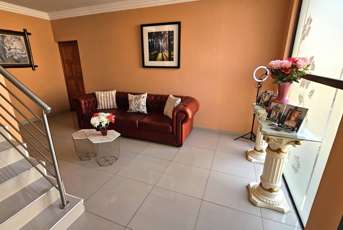 5 Bedroom 5 Bathroom Executive Home in Bougainvilla Estate Hartbeespoort