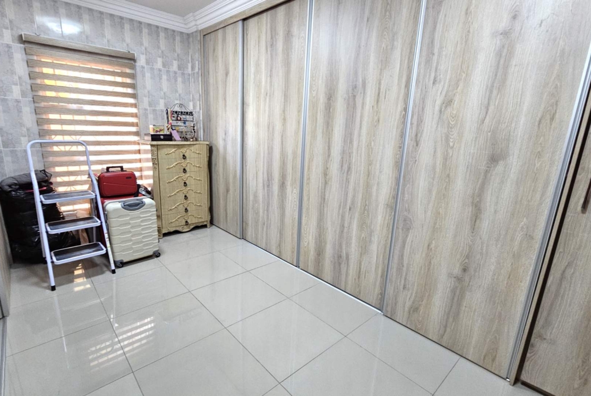5 Bedroom 5 Bathroom Executive Home in Bougainvilla Estate Hartbeespoort