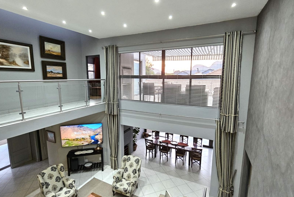 7 Bedroom Executive Family Home in Popular Security Estate in Melodie Hartbeespoort