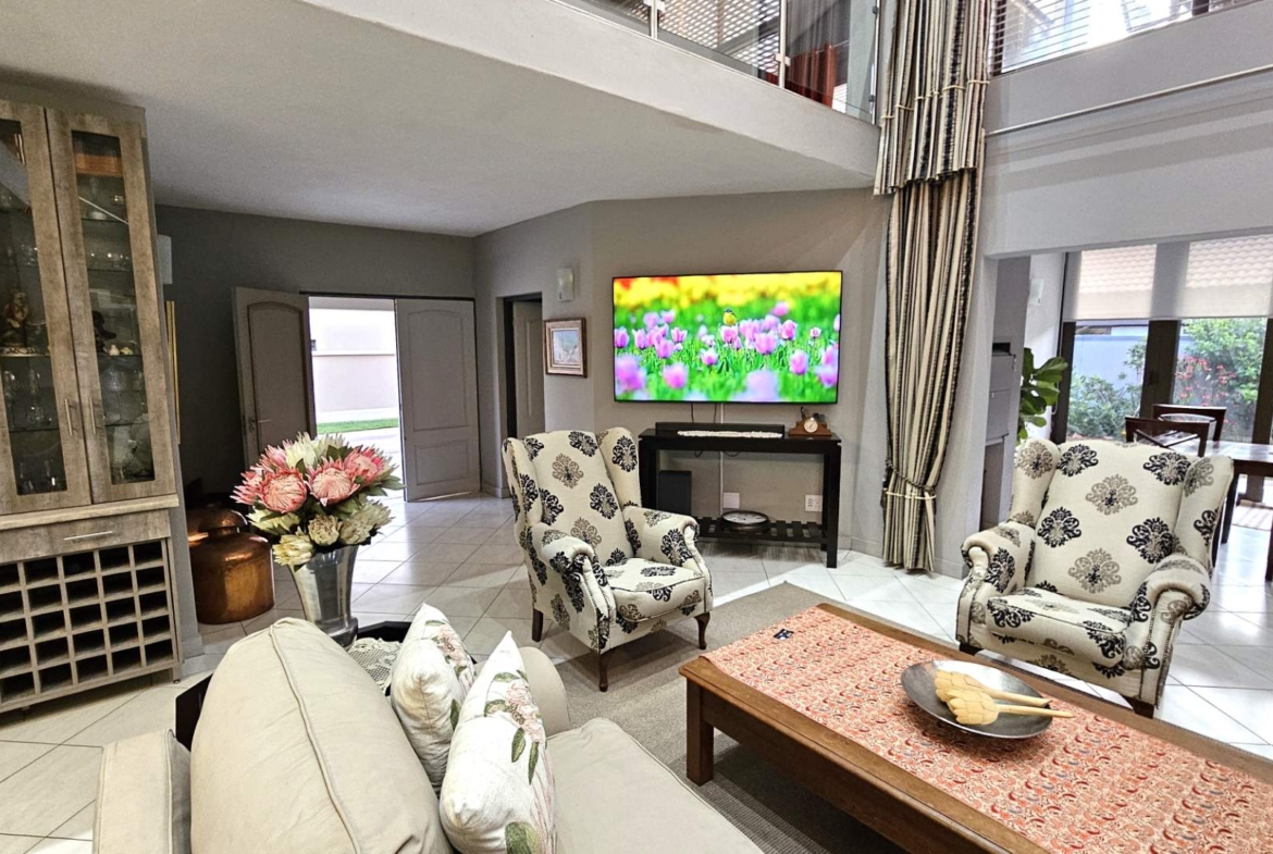 7 Bedroom Executive Family Home in Popular Security Estate in Melodie Hartbeespoort