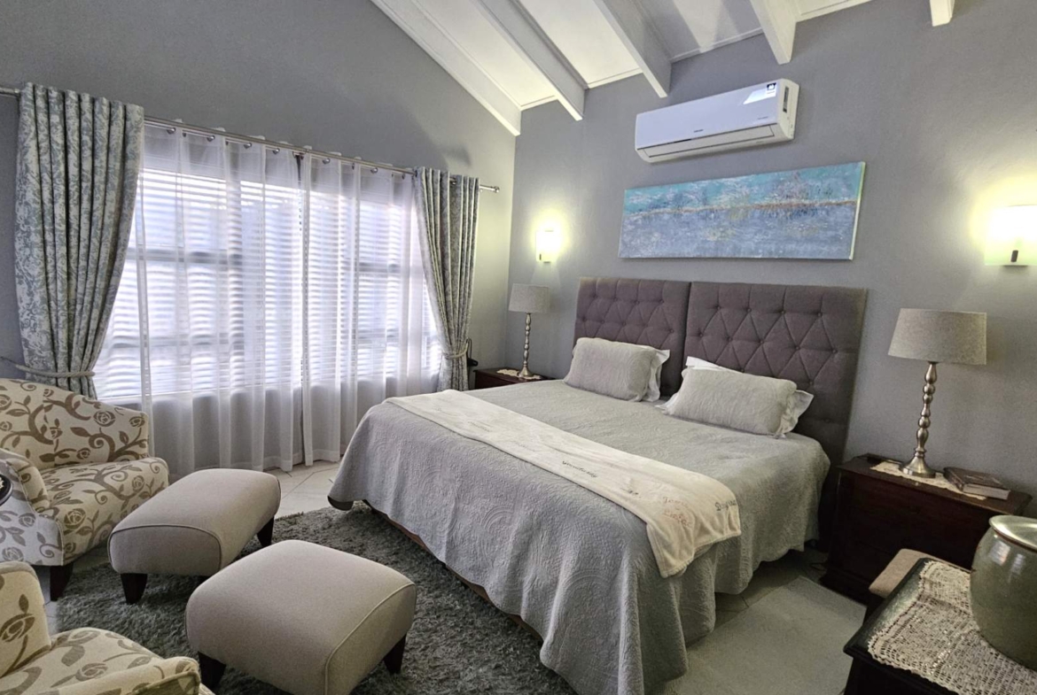7 Bedroom Executive Family Home in Popular Security Estate in Melodie Hartbeespoort