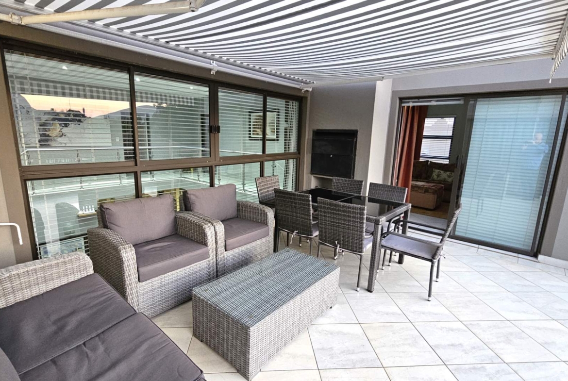 7 Bedroom Executive Family Home in Popular Security Estate in Melodie Hartbeespoort