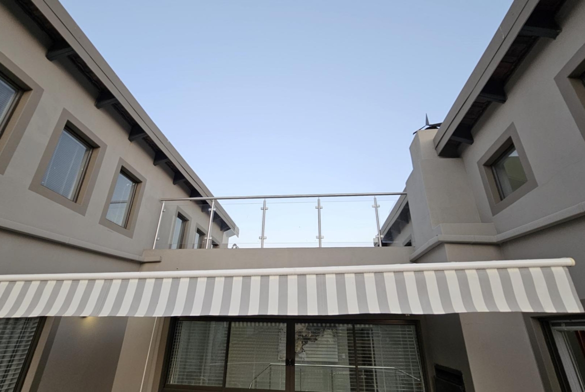 7 Bedroom Executive Family Home in Popular Security Estate in Melodie Hartbeespoort