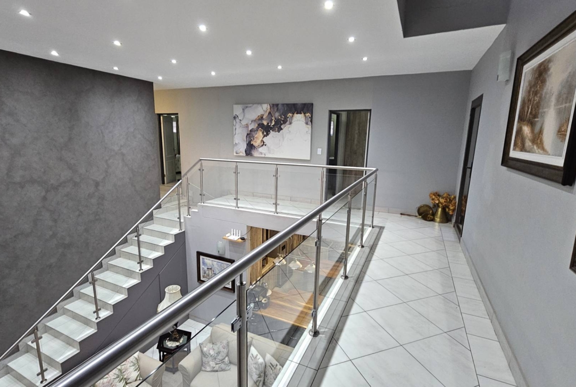 7 Bedroom Executive Family Home in Popular Security Estate in Melodie Hartbeespoort