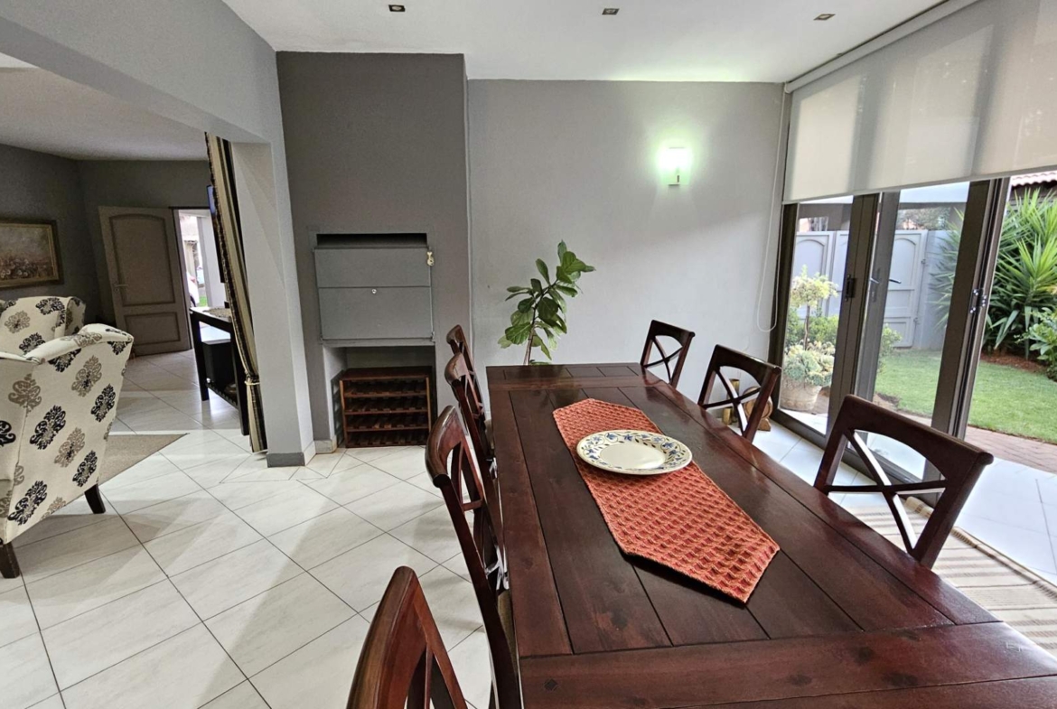 7 Bedroom Executive Family Home in Popular Security Estate in Melodie Hartbeespoort