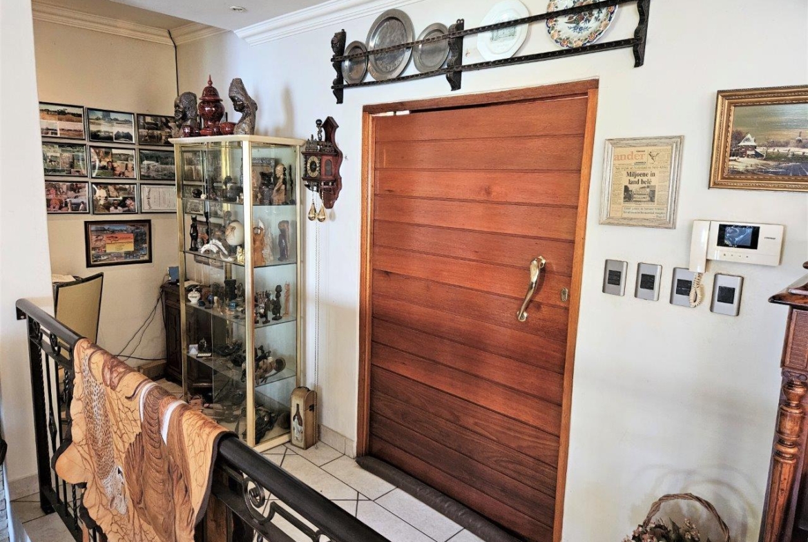 4 Bedroom Home in Kosmos