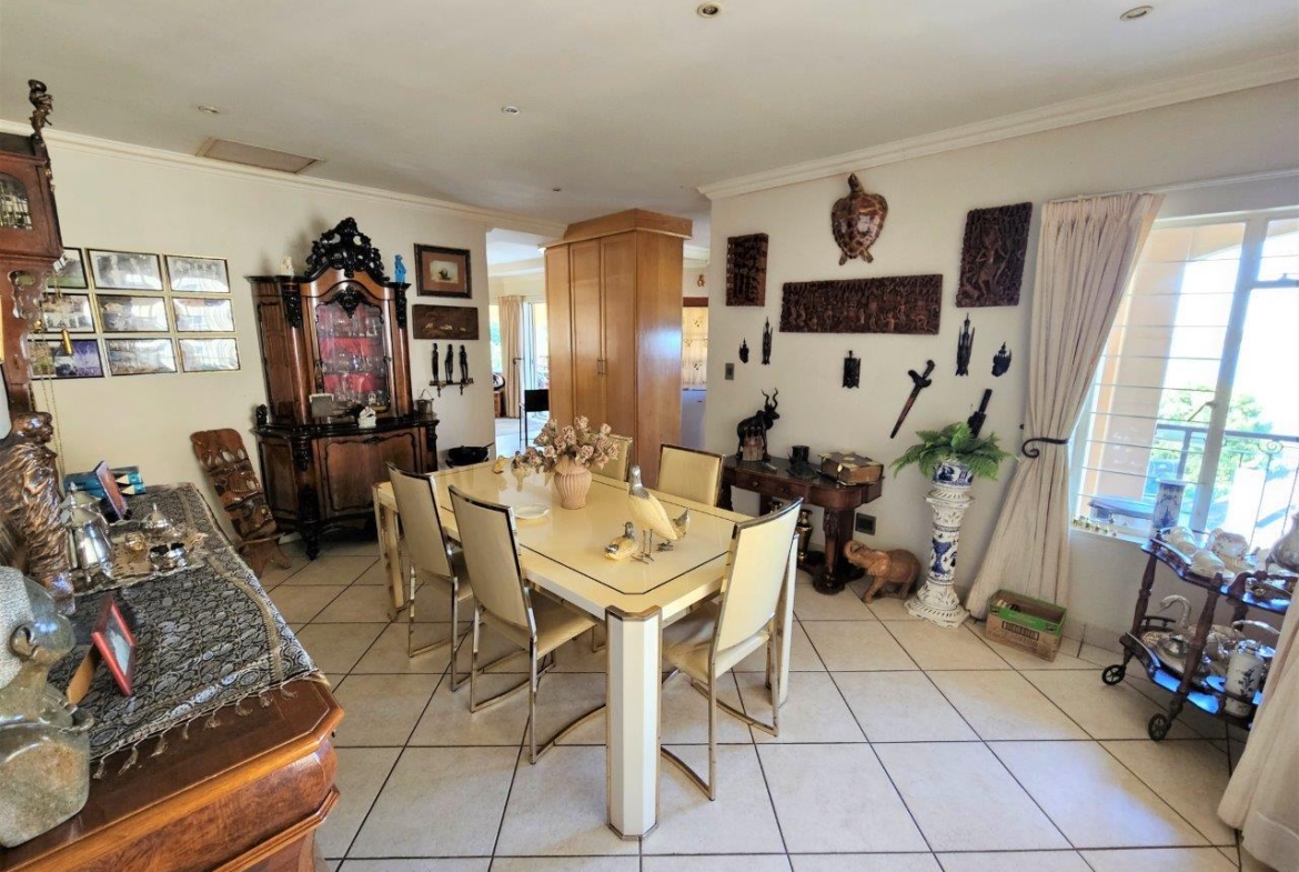 4 Bedroom Home in Kosmos