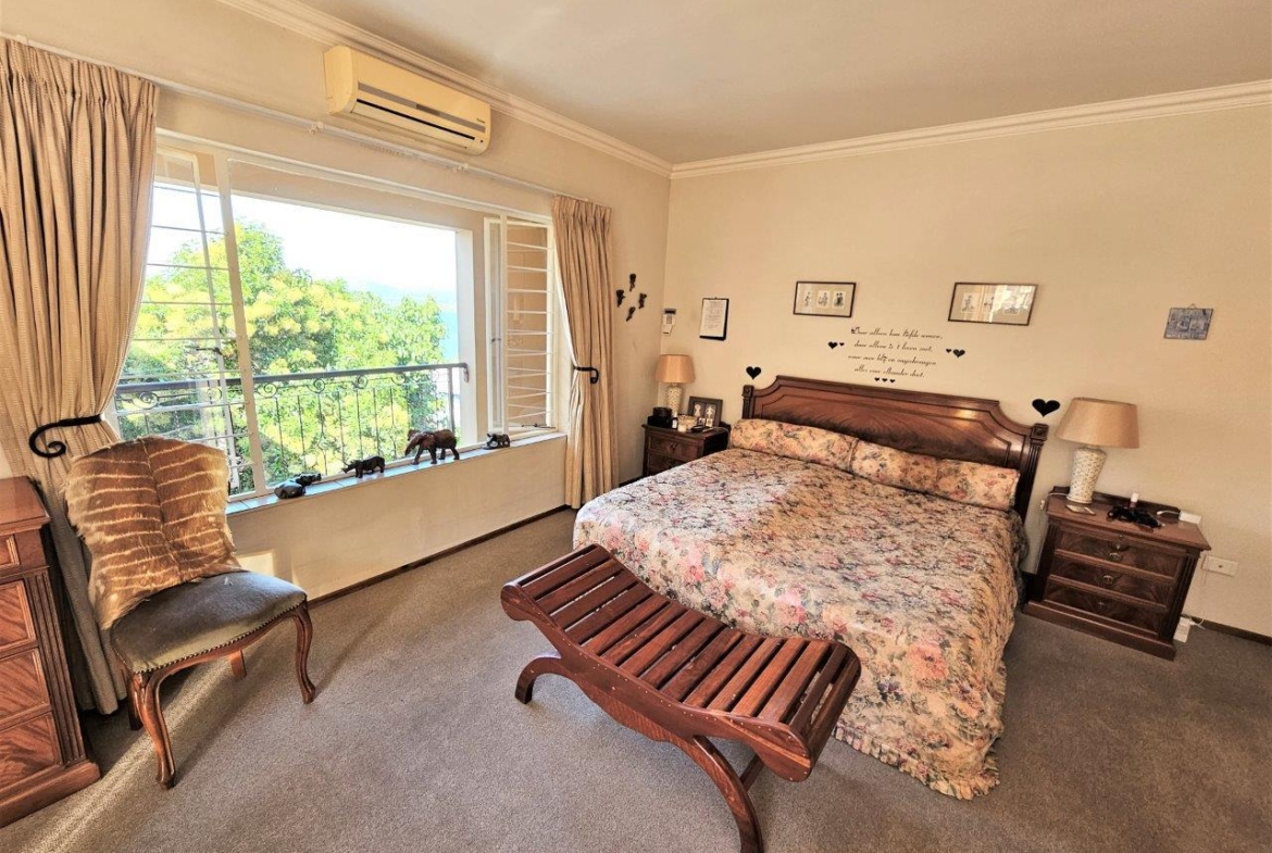 4 Bedroom Home in Kosmos