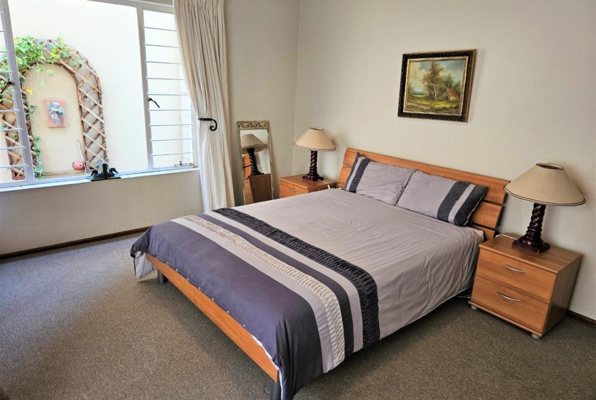 4 Bedroom Home in Kosmos