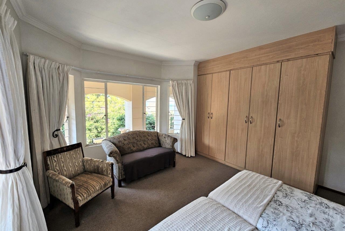 4 Bedroom Home in Kosmos