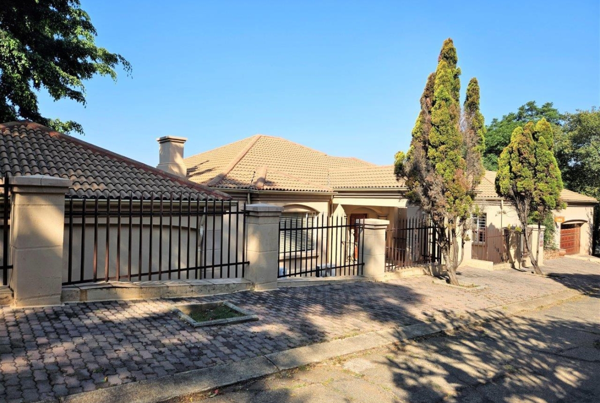4 Bedroom Home in Kosmos