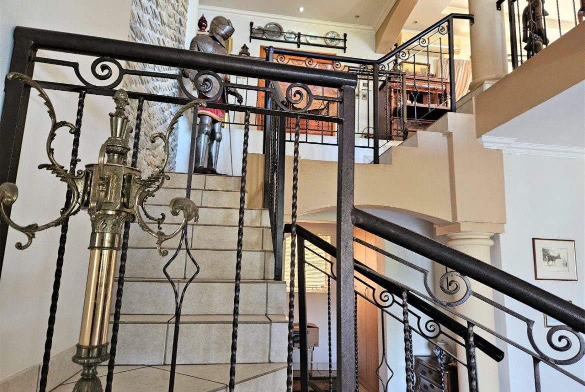 4 Bedroom Home in Kosmos