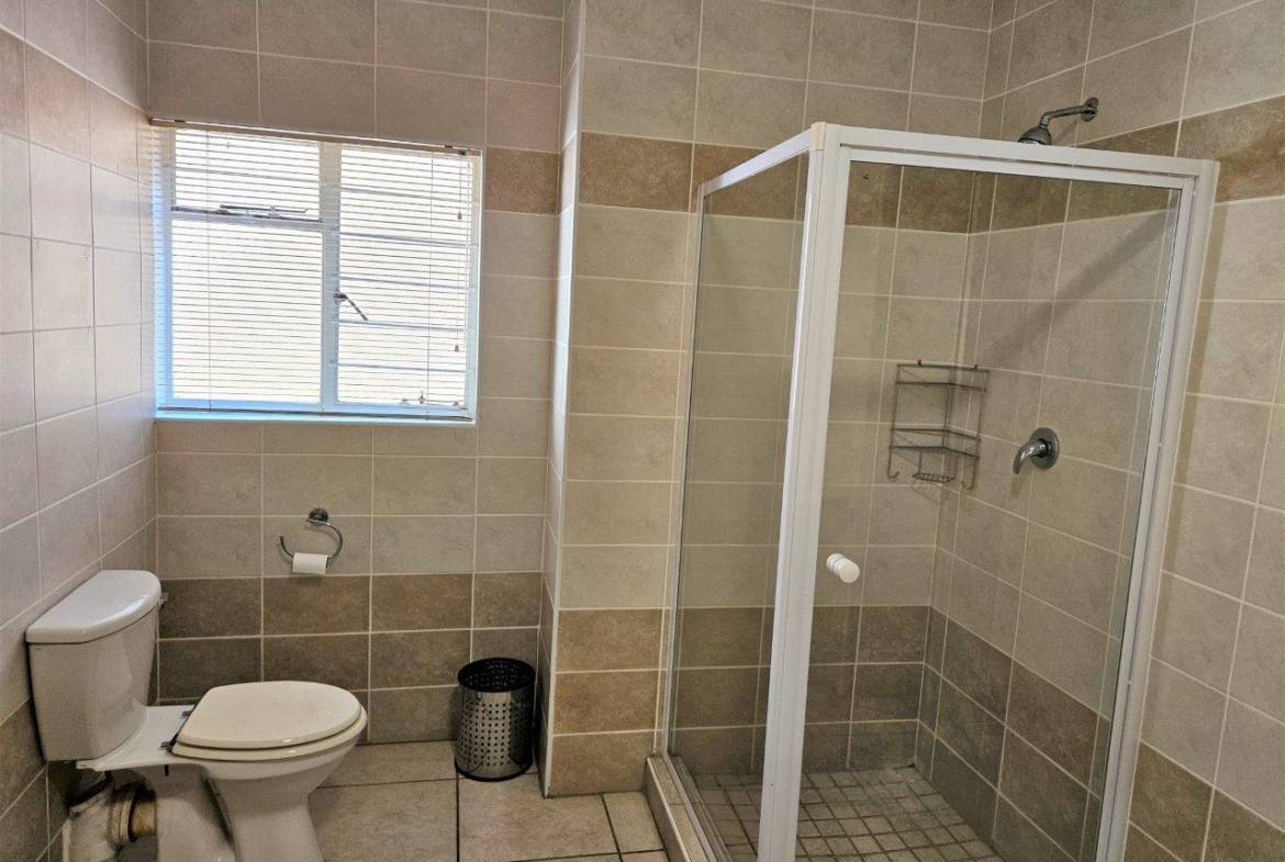 4 Bedroom Home in Kosmos