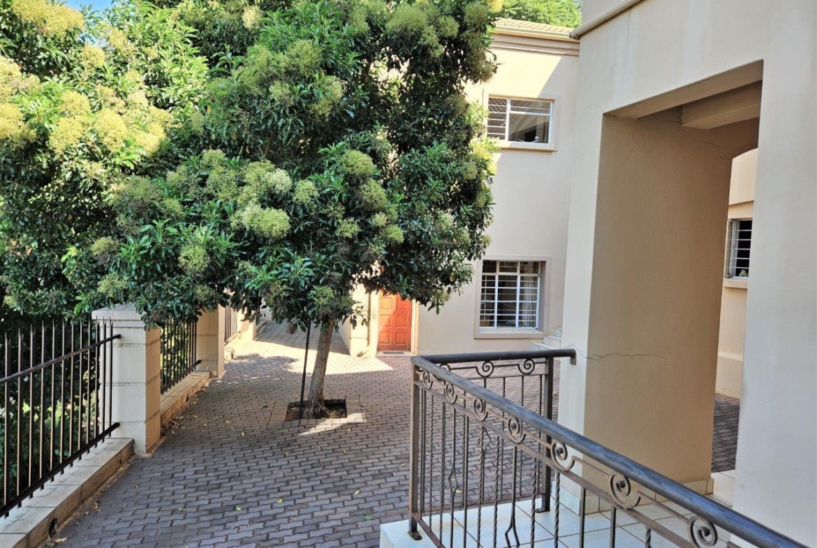 4 Bedroom Home in Kosmos