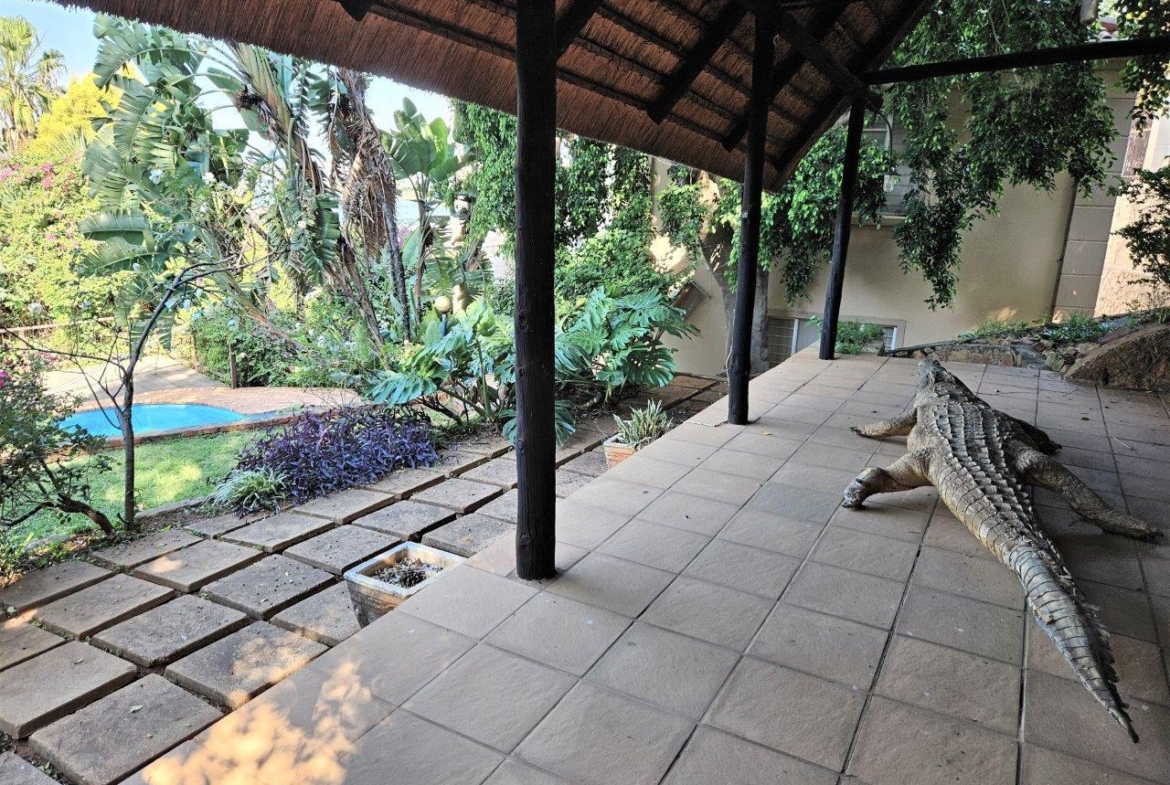 4 Bedroom Home in Kosmos