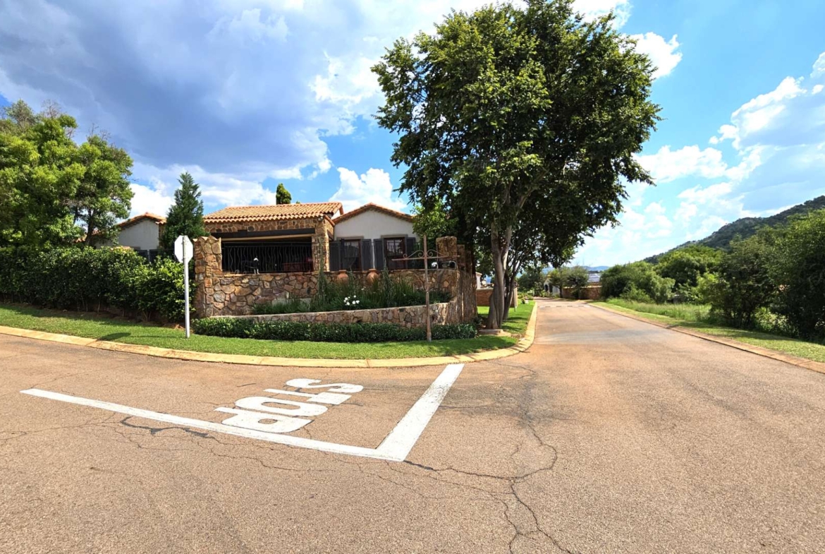 4 Bedroom 4.5 bathrooms Family Home in Estate D’Afrique including a Boathouse.