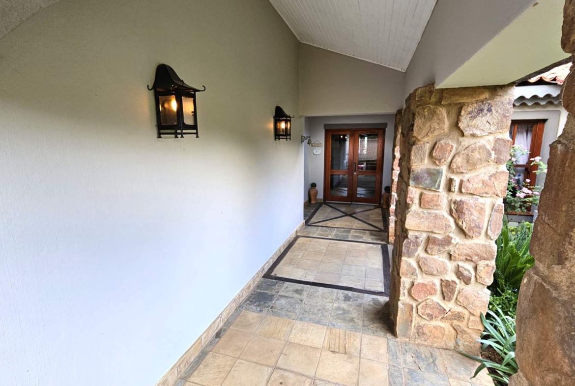 4 Bedroom 4.5 bathrooms Family Home in Estate D’Afrique including a Boathouse.