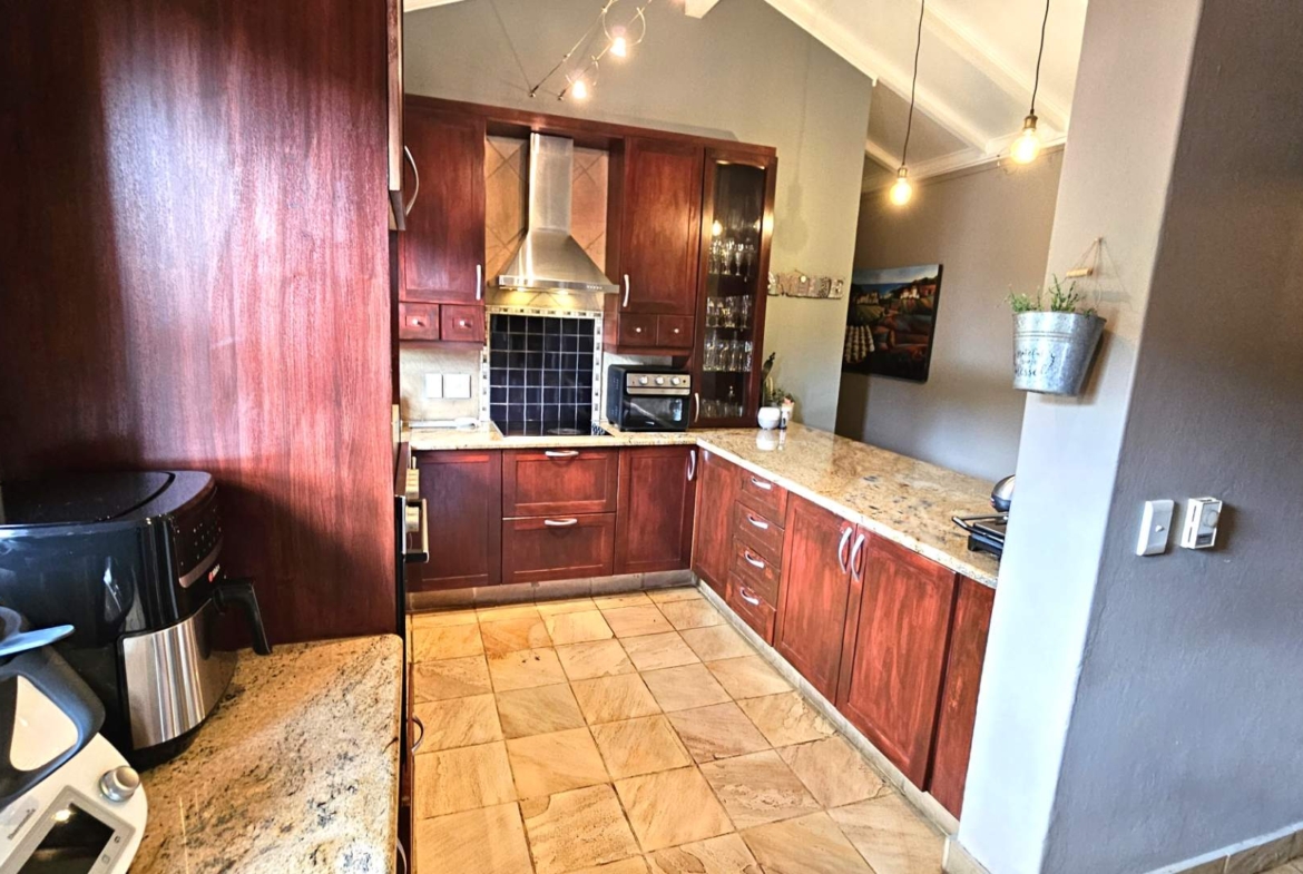 4 Bedroom 4.5 bathrooms Family Home in Estate D’Afrique including a Boathouse.