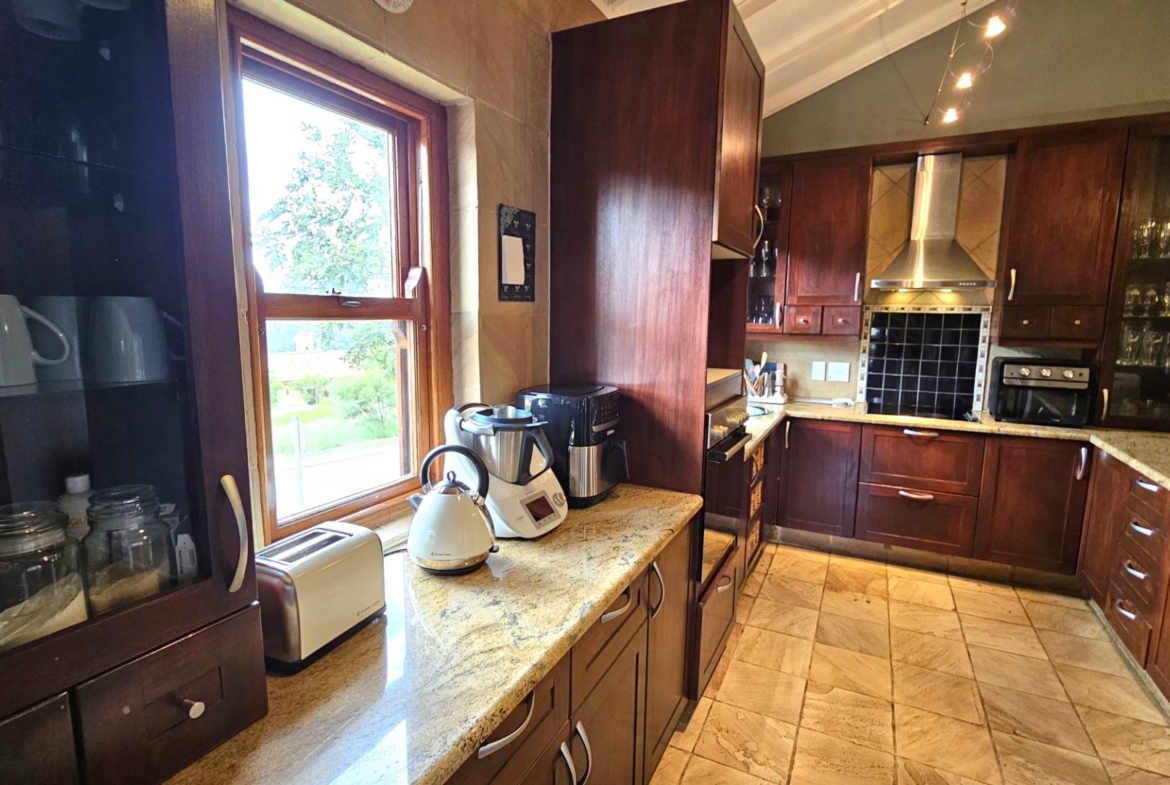 4 Bedroom 4.5 bathrooms Family Home in Estate D’Afrique including a Boathouse.