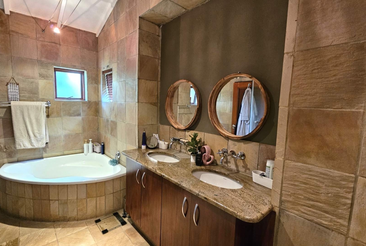 4 Bedroom 4.5 bathrooms Family Home in Estate D’Afrique including a Boathouse.