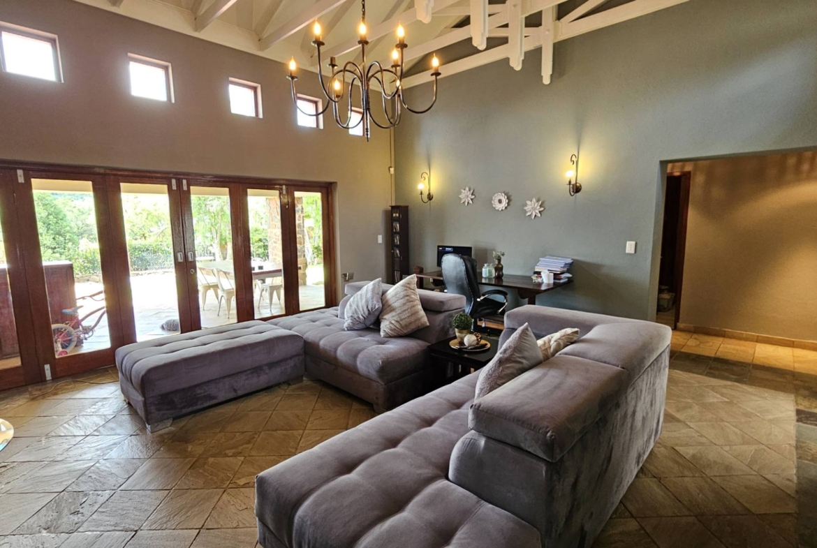 4 Bedroom 4.5 bathrooms Family Home in Estate D’Afrique including a Boathouse.