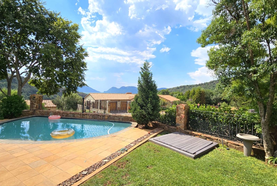 4 Bedroom 4.5 bathrooms Family Home in Estate D’Afrique including a Boathouse.