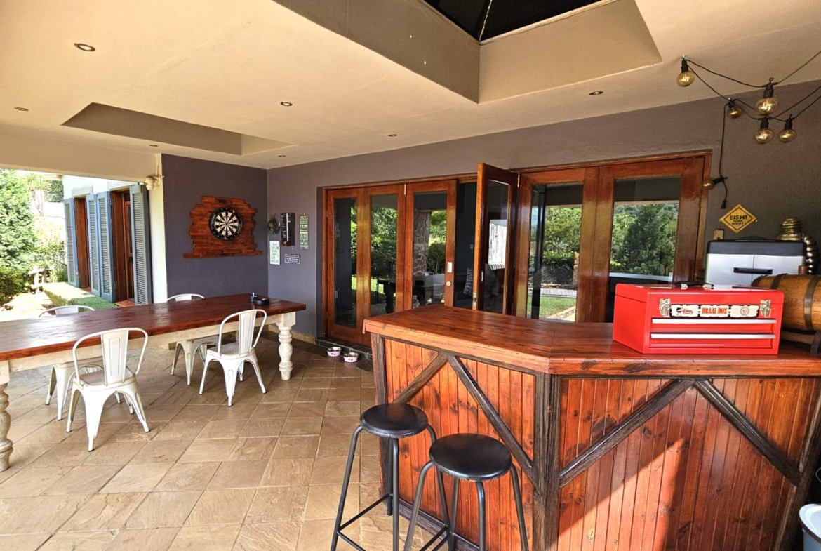 4 Bedroom 4.5 bathrooms Family Home in Estate D’Afrique including a Boathouse.