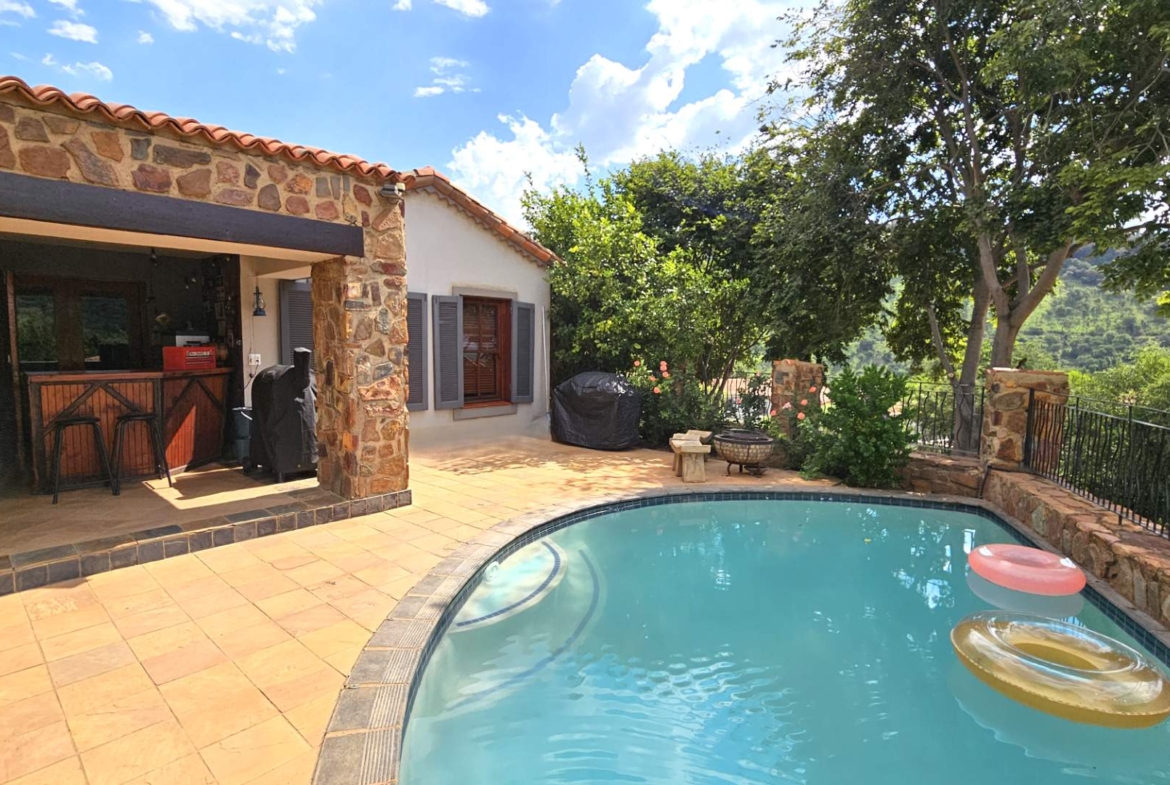 4 Bedroom 4.5 bathrooms Family Home in Estate D’Afrique including a Boathouse.