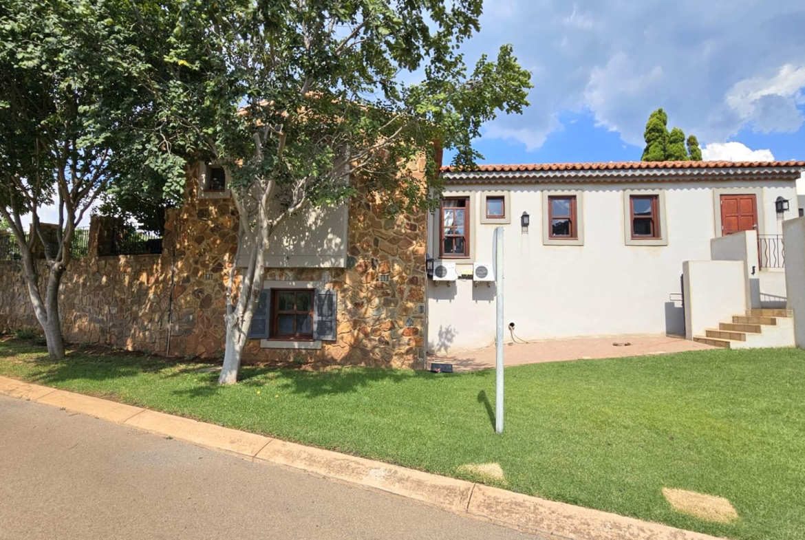 4 Bedroom 4.5 bathrooms Family Home in Estate D’Afrique including a Boathouse.