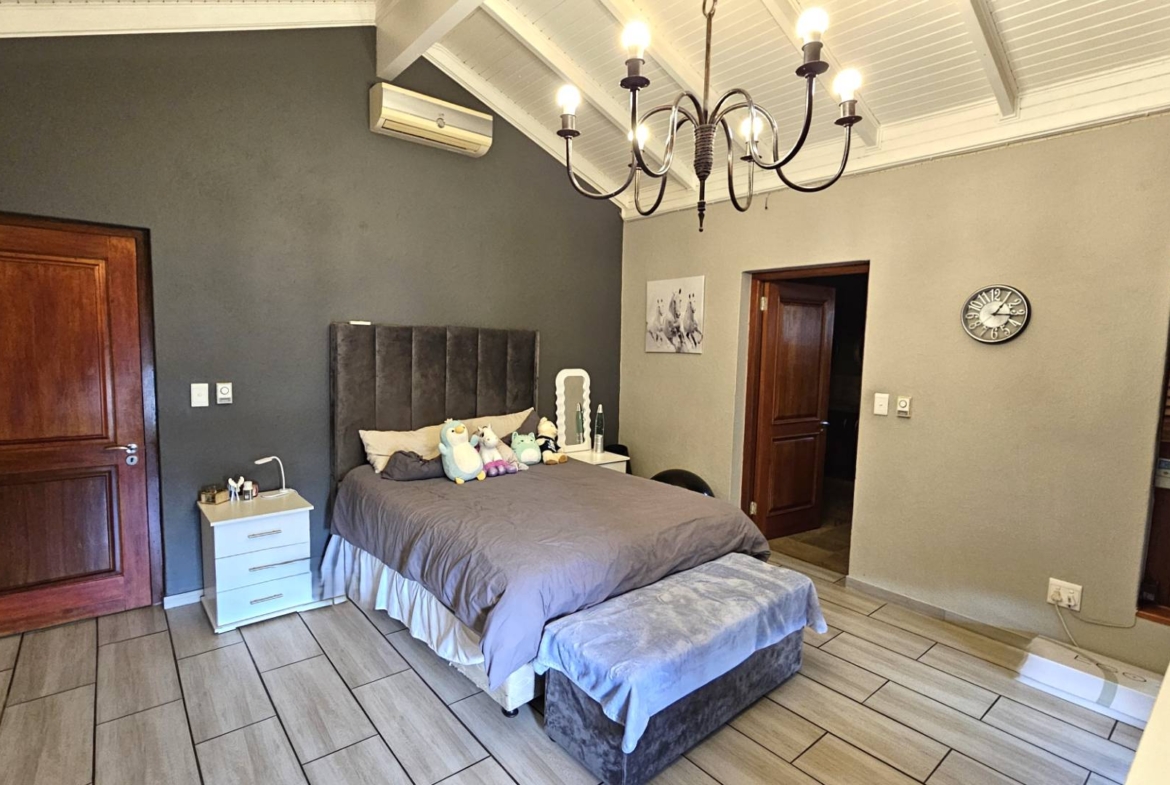 4 Bedroom 4.5 bathrooms Family Home in Estate D’Afrique including a Boathouse.