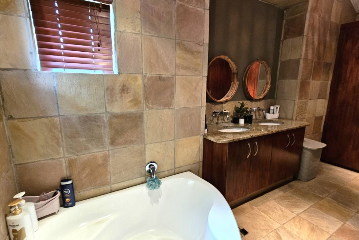 4 Bedroom 4.5 bathrooms Family Home in Estate D’Afrique including a Boathouse.