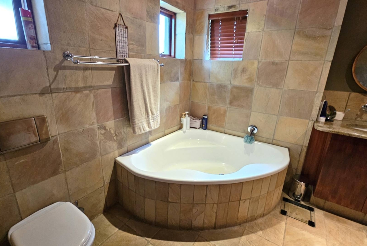 4 Bedroom 4.5 bathrooms Family Home in Estate D’Afrique including a Boathouse.