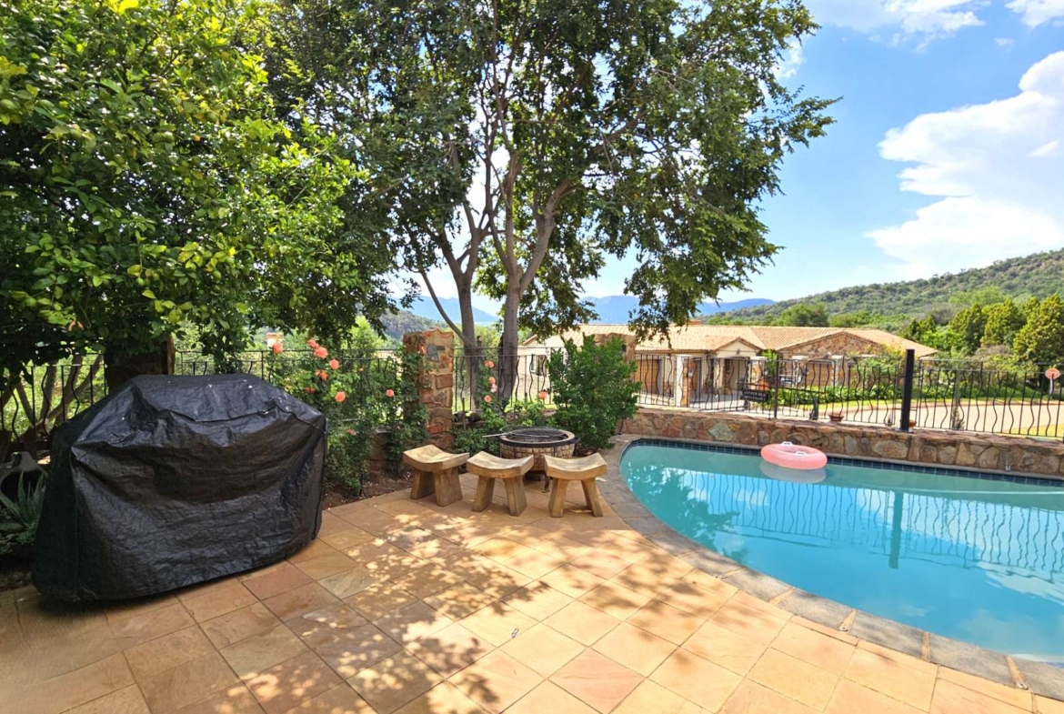 4 Bedroom 4.5 bathrooms Family Home in Estate D’Afrique including a Boathouse.