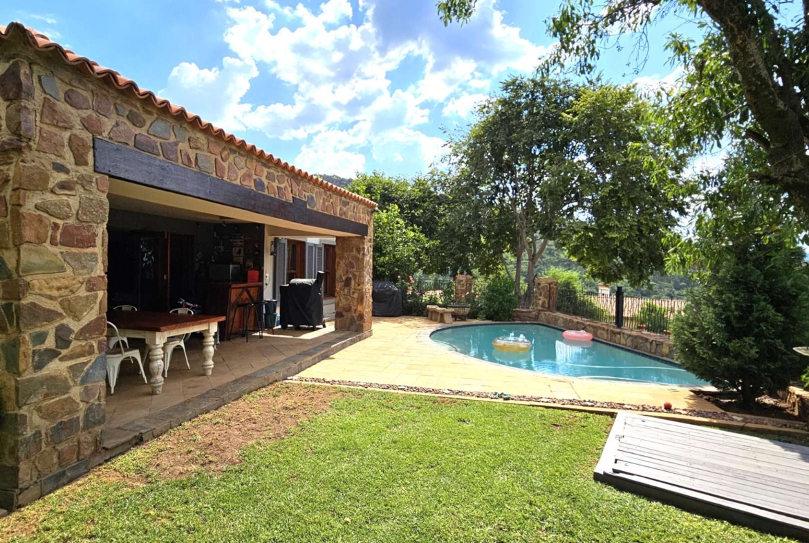 4 Bedroom 4.5 bathrooms Family Home in Estate D’Afrique including a Boathouse.