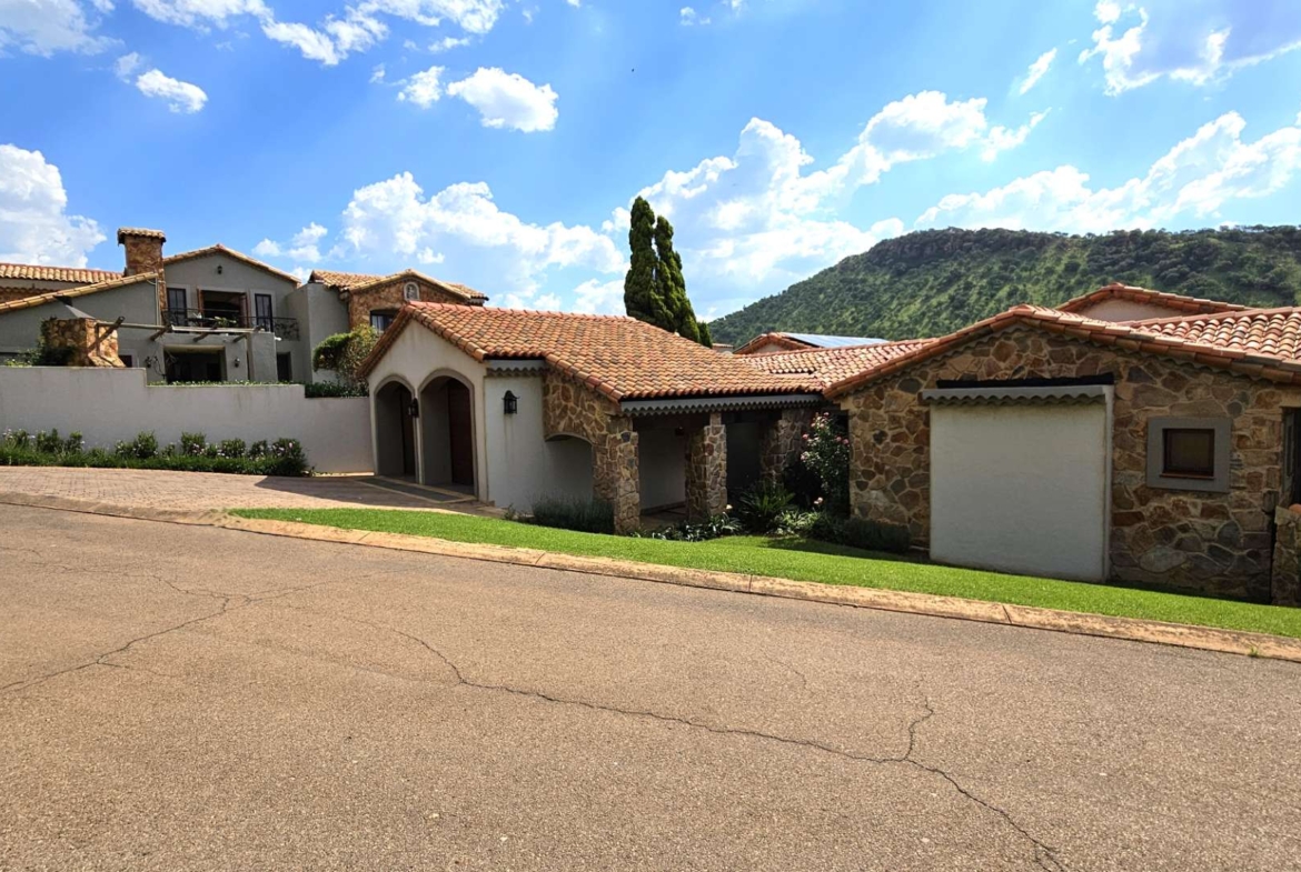 4 Bedroom 4.5 bathrooms Family Home in Estate D’Afrique including a Boathouse.