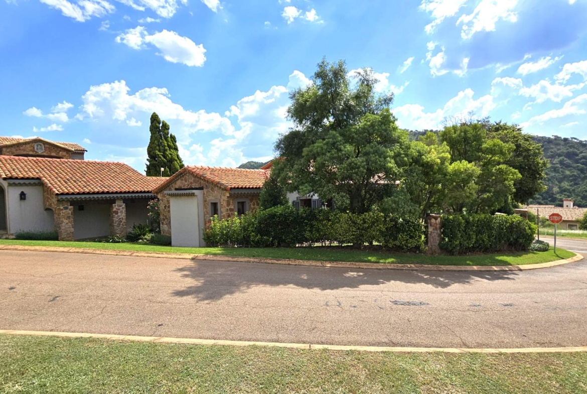 4 Bedroom 4.5 bathrooms Family Home in Estate D’Afrique including a Boathouse.