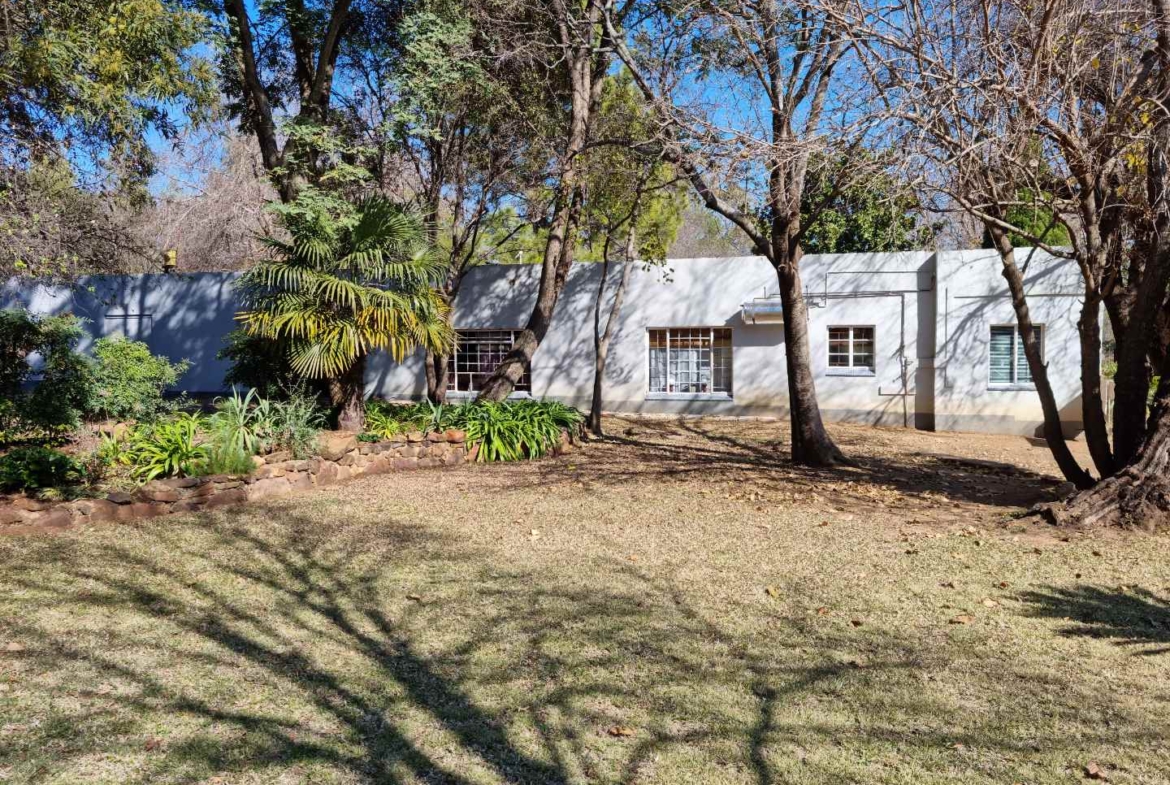 42.8266 ha farm in Hartbeespoort dam