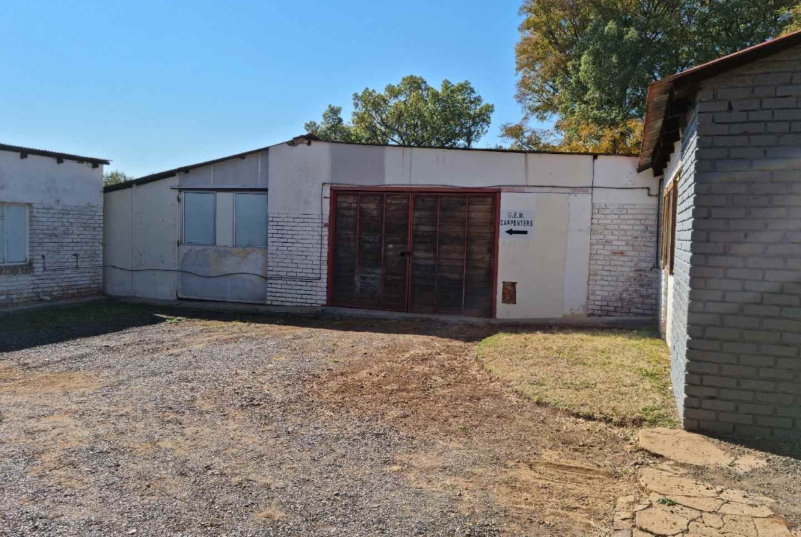 42.8266 ha farm in Hartbeespoort dam