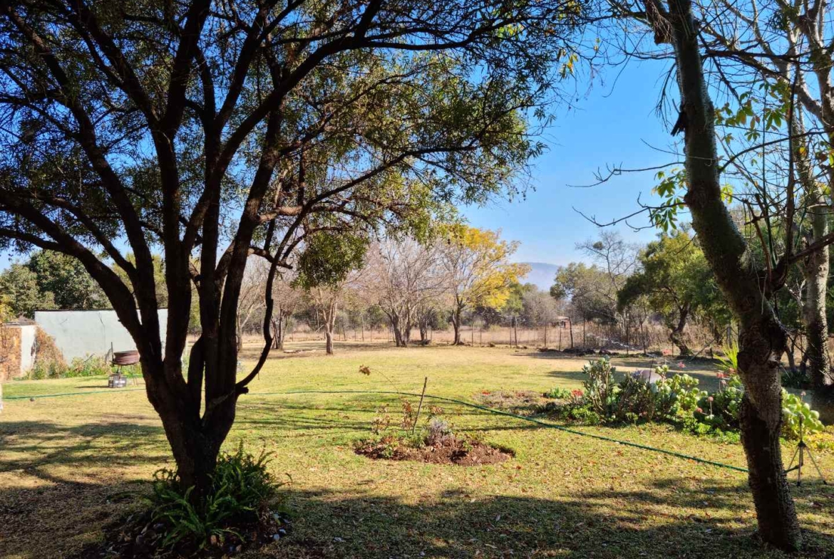42.8266 ha farm in Hartbeespoort dam