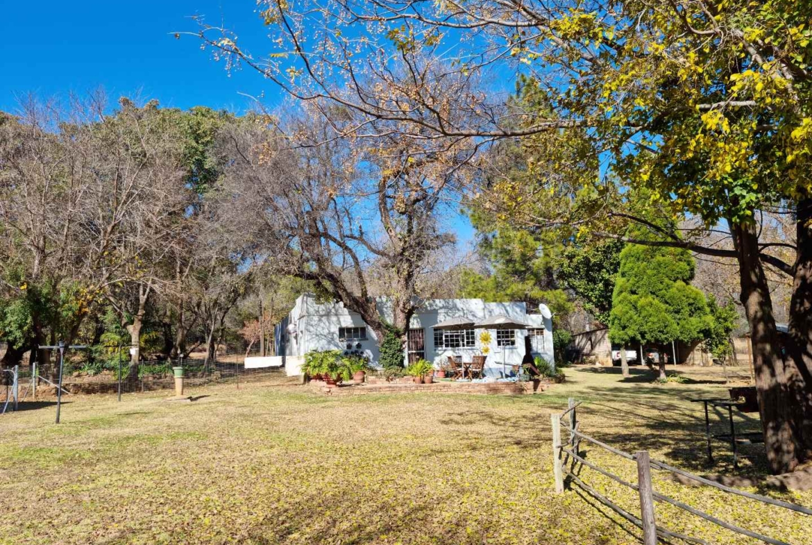 42.8266 ha farm in Hartbeespoort dam
