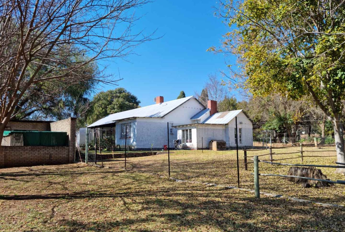 42.8266 ha farm in Hartbeespoort dam